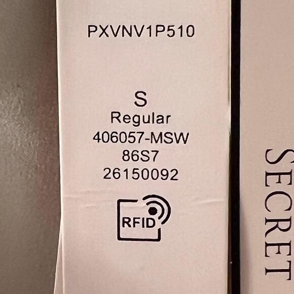 Victoria’s Secret women’s pastel pink satin pajama set - Picture 13 of 16